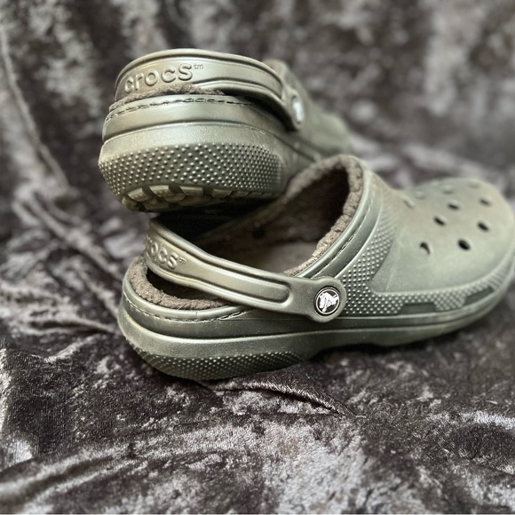 Black crocs - Picture 3 of 4